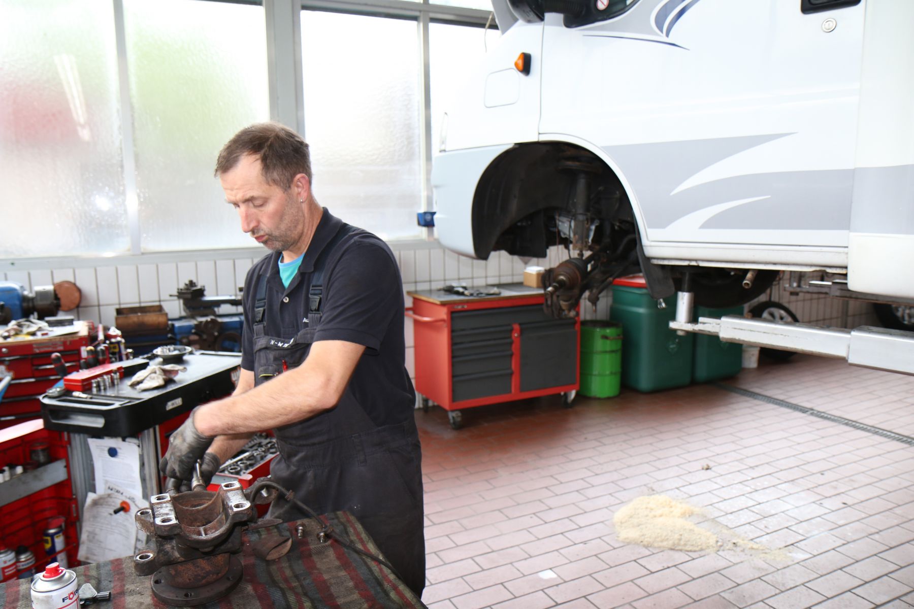 Reifen auf Felgen montieren Autohaus Roeb